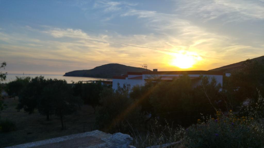 Tramonto Nel Delfini Kini Exterior foto